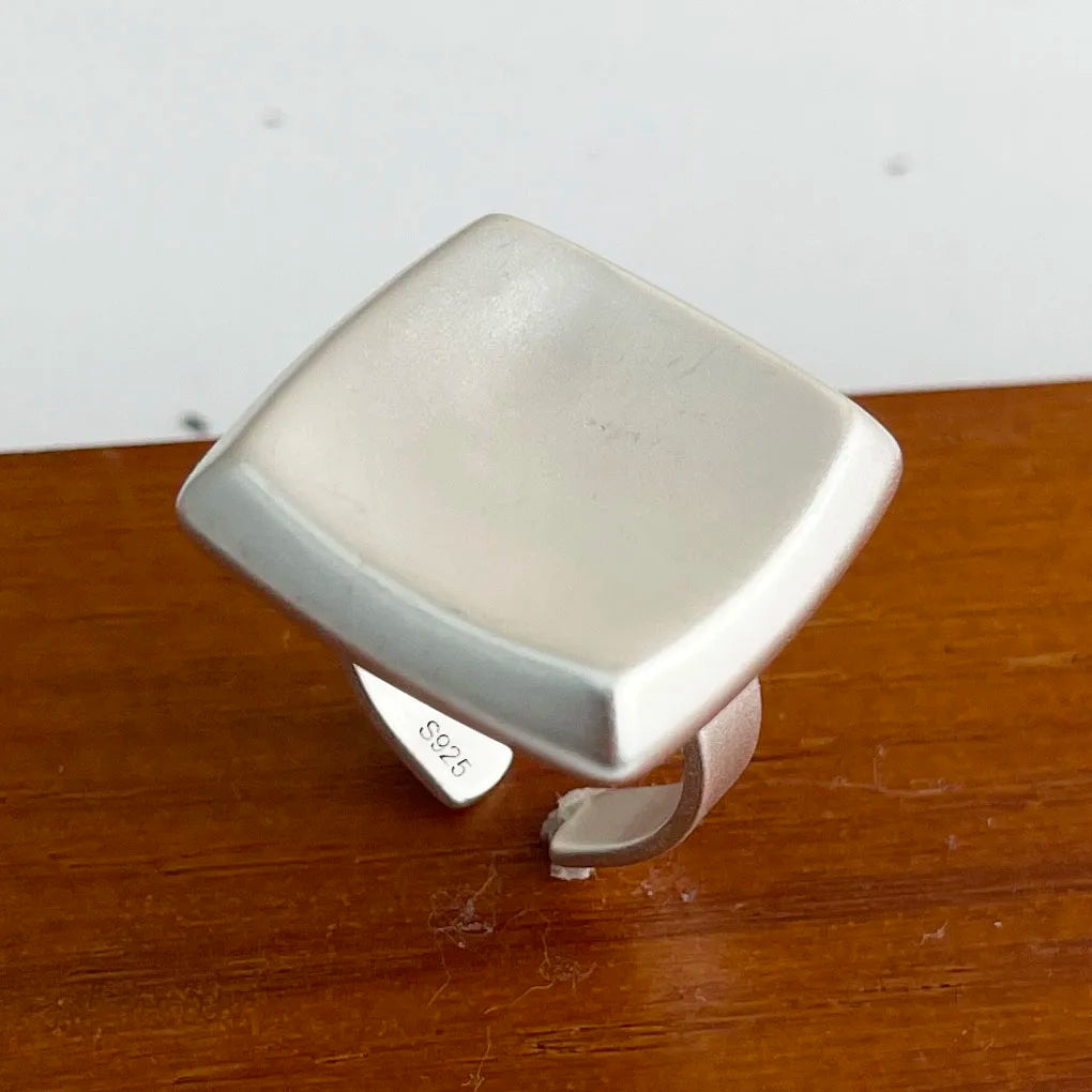 Anillo de Plata 925 Ajustable para Mujer – Diseño Geométrico de Lujo y Brillo