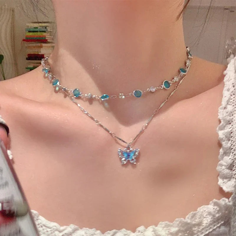 Collar de Mariposa Azul Brillante para Mujer