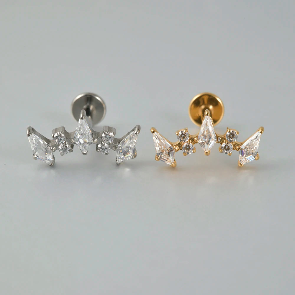 Piercing Minimalista de Titanio G23 – Arete Floral Elegante para Oreja