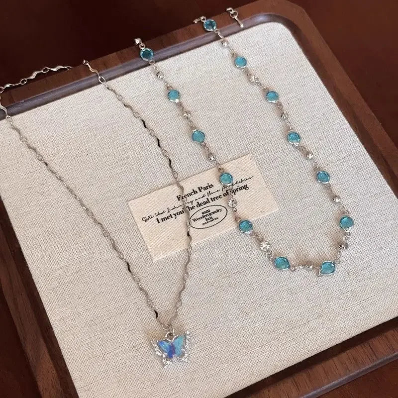 Collar de Mariposa Azul Brillante para Mujer